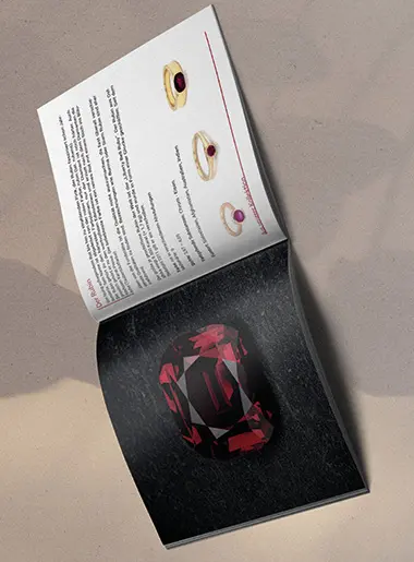 Broschüre für einen Juwelier von einer freiberuflichen Grafikdesignerin