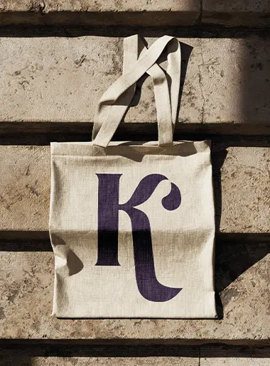 Individuelles Design eines Jutebeutels für die Marke Klarissa von der freiberuflichen Grafikdesignerin Evelina Stallbaum. Erstellt als Branding Projekt.